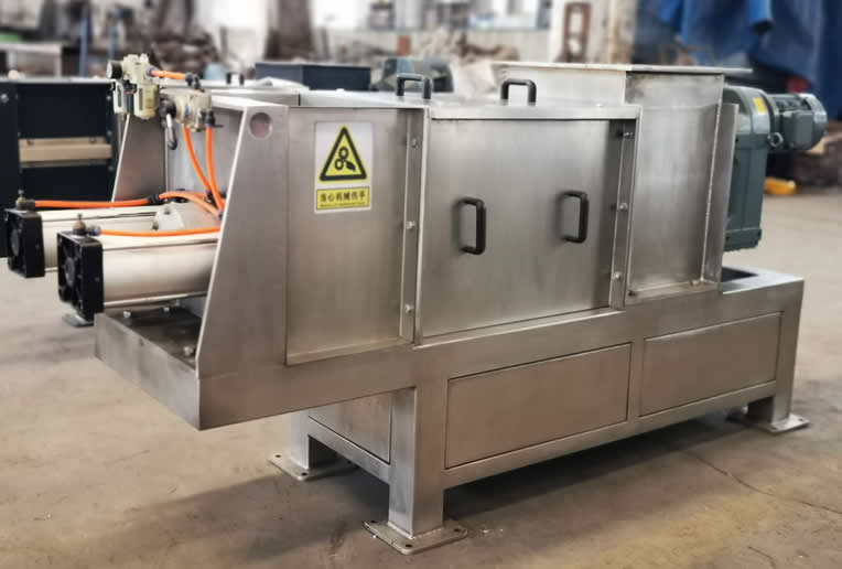 Lyure Industrial Cold Pressed Juice Machines: Your Solution for High-Quality Juice Production